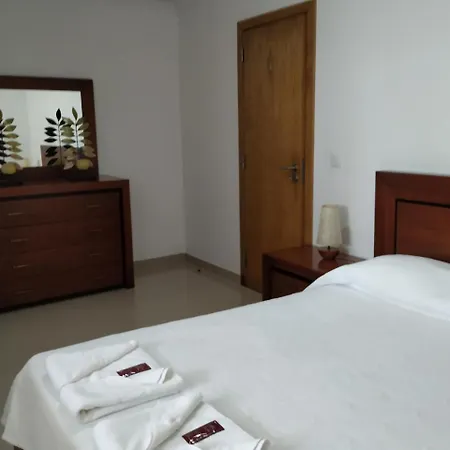 Costa & Isaias Hotel apartamentowy Angra do Heroísmo